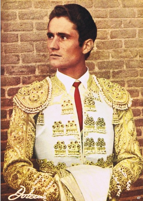 CHANITO: Un Torero que Marcó su Época 3 Chanito torero vestido de luces en Las Ventas