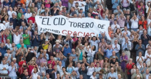 Pancarta de despedida a El Cid en el tendido 7 de Las Ventas