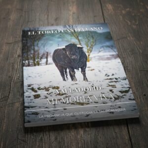 Portada revista El Toreo Castellano febrero 2026 edición especial Valladolid Memoria Viva sobre mesa de madera rústica