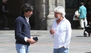 Andrés Sánchez dialogando sobre el equipo de apoderamiento de Curro Díaz