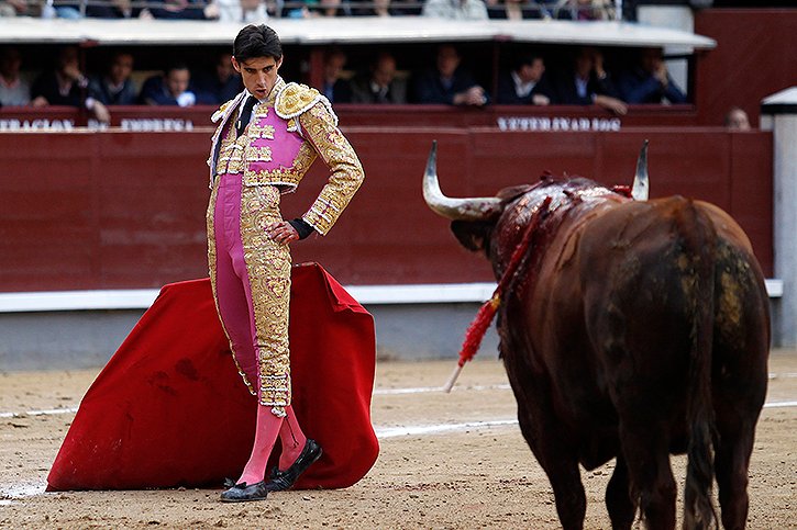 El matador de toros Víctor Barrio en el ruedo durante una tarde de su trayectoria.