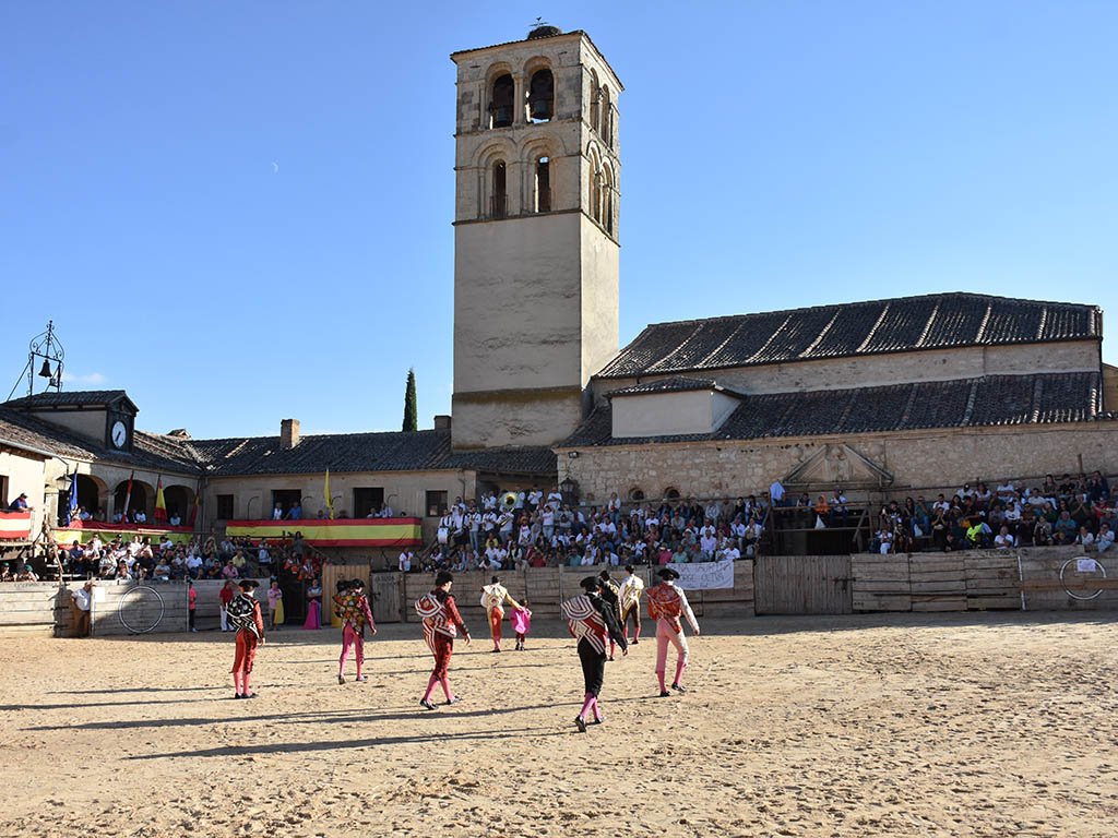 Plaza de toros de Pedraza durante un festejo taurino